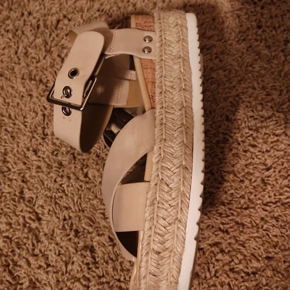 Women's Beige Platform Sandals Size 7.5 - Picture 4 of 13